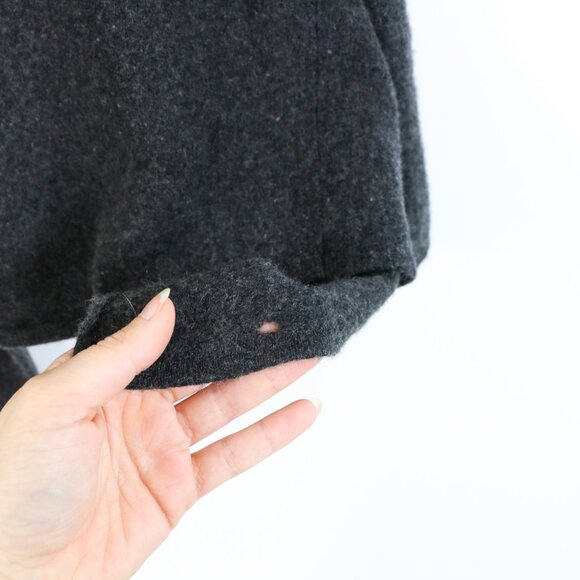 *100% Cashemere Long Sleeve Sweater - Picture 4 of 8